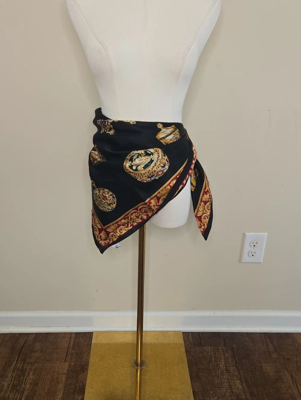 Talbots Vintage Silk Scarf Black Gold Baroque Equestrian Chain‎ Print 35x34